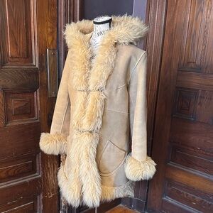 Vintage Shearling Fur Trimmed Hooded Coat